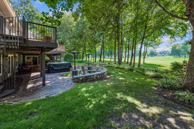 2890 Autumn Woods Drive, Chaska, MN 55318
