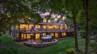2890 Autumn Woods Drive, Chaska, MN 55318