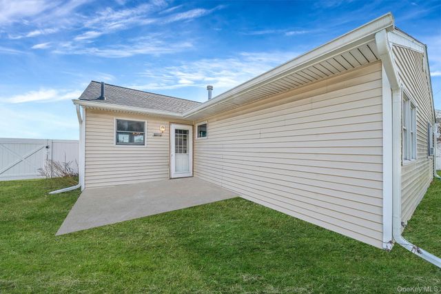 53 Spruce Street, Central Islip, NY 11722