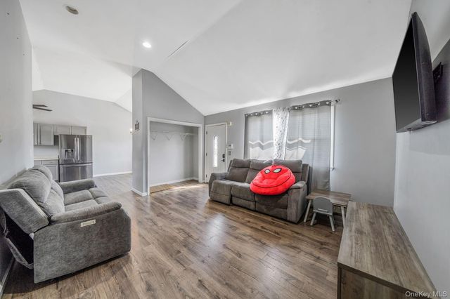 53 Spruce Street, Central Islip, NY 11722