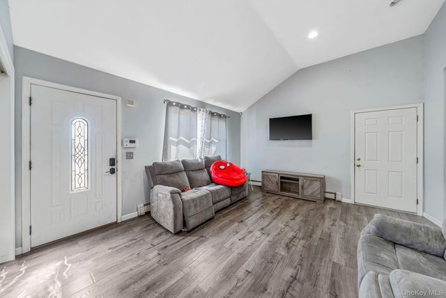 53 Spruce Street, Central Islip, NY 11722