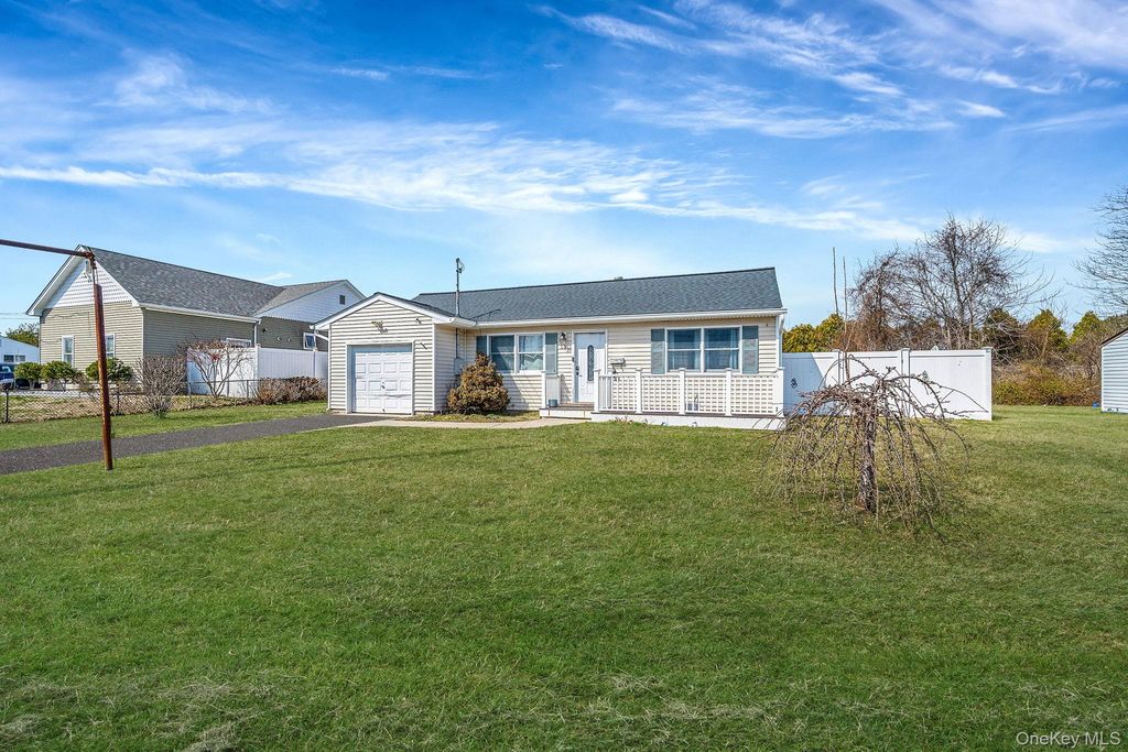 53 Spruce Street, Central Islip, NY 11722