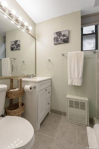 331 Main Street B, Roslyn, NY 11576