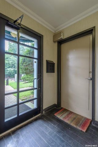 331 Main Street B, Roslyn, NY 11576
