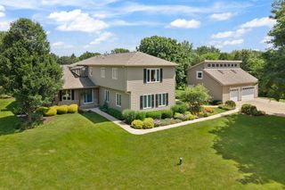 9N859 Channel Court, Elgin, IL 60124