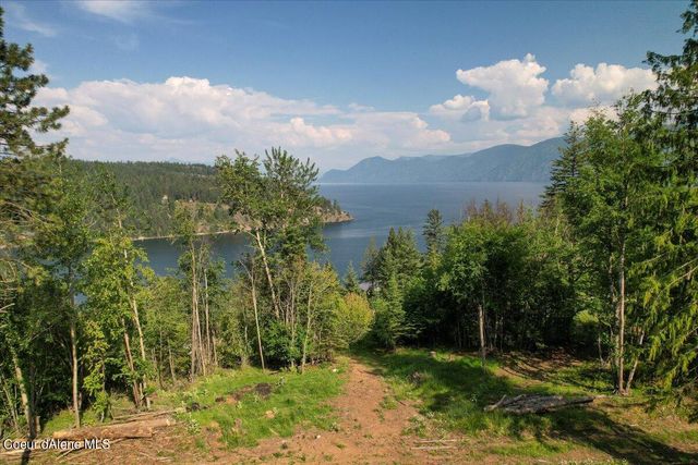 661 Midas Dr, Sagle, ID 83860