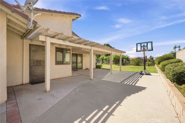 1246 Versailles Circle, Riverside, CA 92506