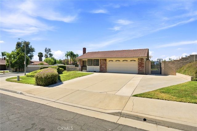 1246 Versailles Circle, Riverside, CA 92506