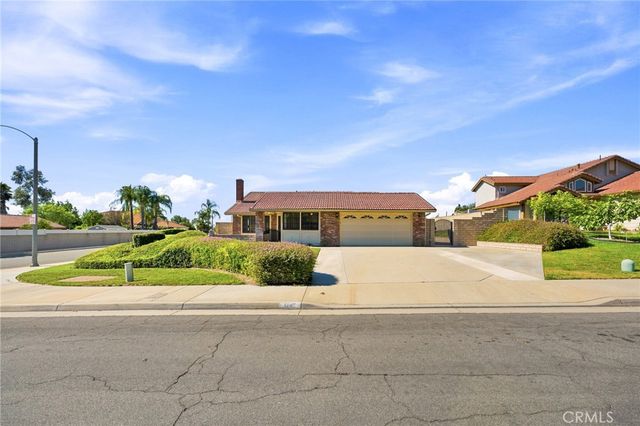 1246 Versailles Circle, Riverside, CA 92506