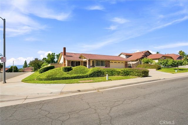 1246 Versailles Circle, Riverside, CA 92506