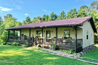 252 Slaton Farm Rd, Dandridge, TN 37725