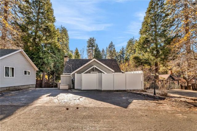 23023 Oak Lane, Crestline, CA 92325