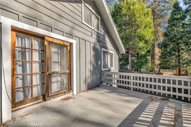 23023 Oak Lane, Crestline, CA 92325