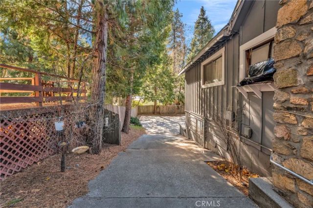 23023 Oak Lane, Crestline, CA 92325