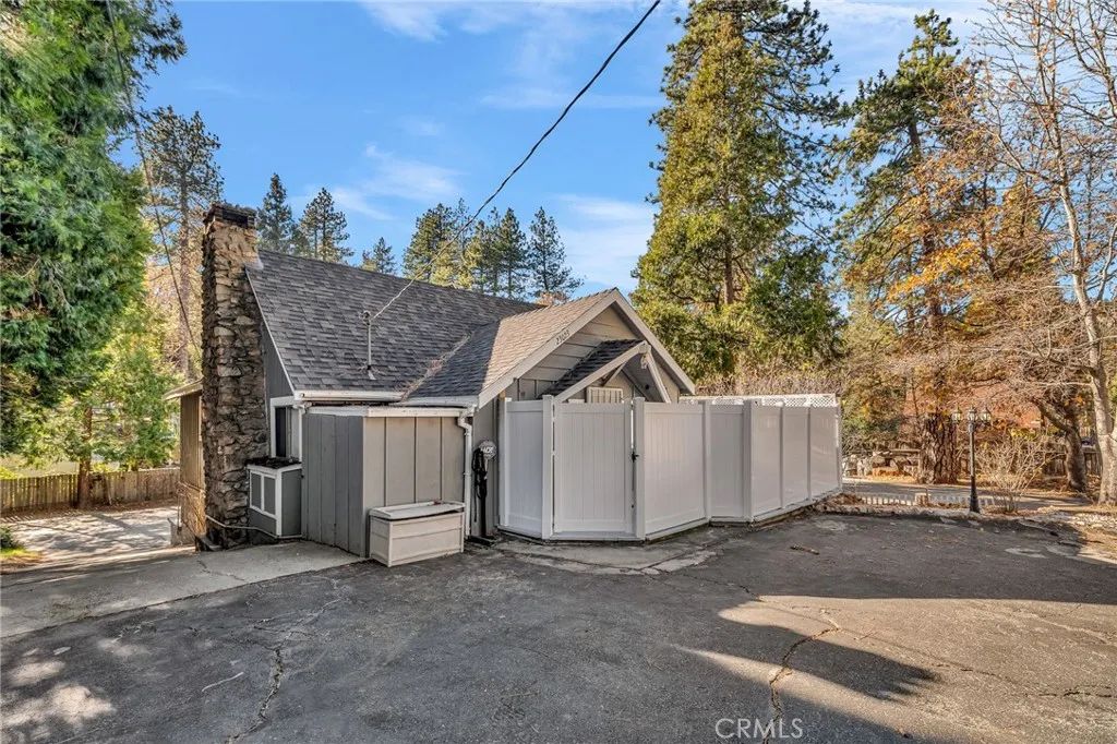 23023 Oak Lane, Crestline, CA 92325