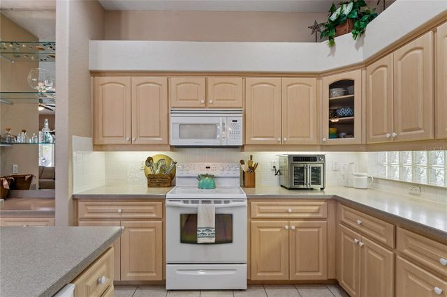 10120 SHORTLEAF COURT, Weeki Wachee, FL 34613