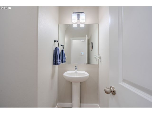 4931 Ne 23RD Ct, Vancouver, WA 98663