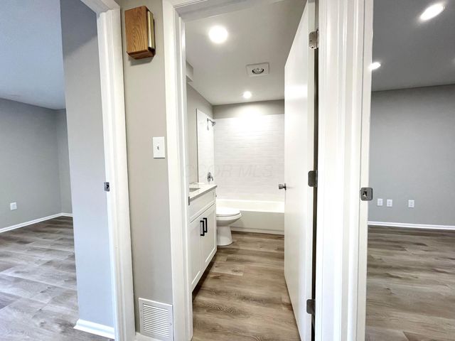 1046 Merrimar Circle N, I, Columbus, OH 43220