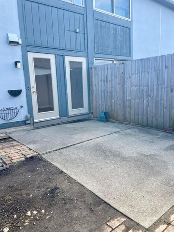 1046 Merrimar Circle N, I, Columbus, OH 43220