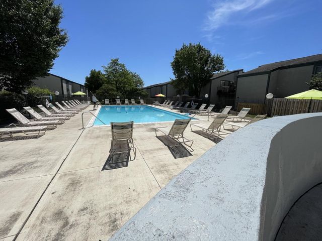 1046 Merrimar Circle N, I, Columbus, OH 43220