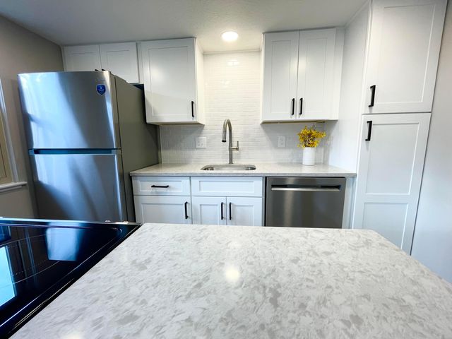 1046 Merrimar Circle N, I, Columbus, OH 43220