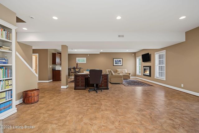 4009 Lake Ridge Way, Crestwood, KY 40014