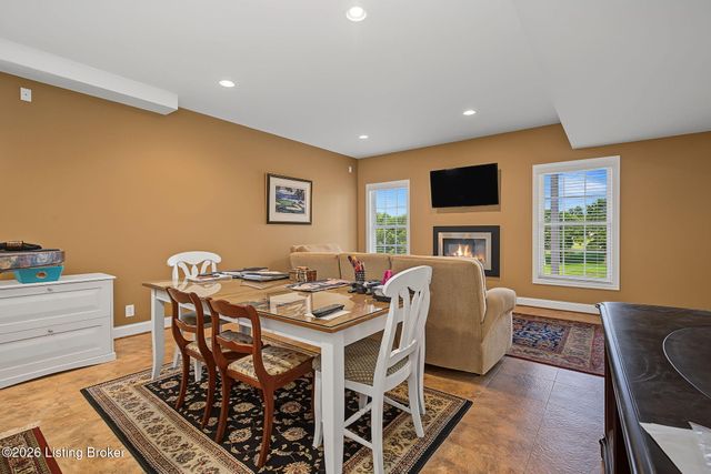 4009 Lake Ridge Way, Crestwood, KY 40014