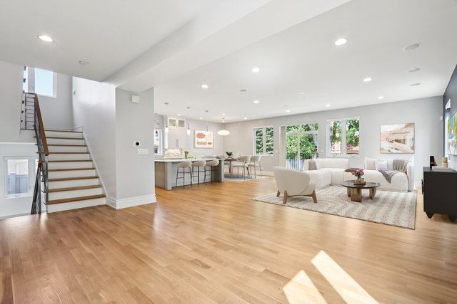6339 N Leona Avenue, Chicago, IL 60646