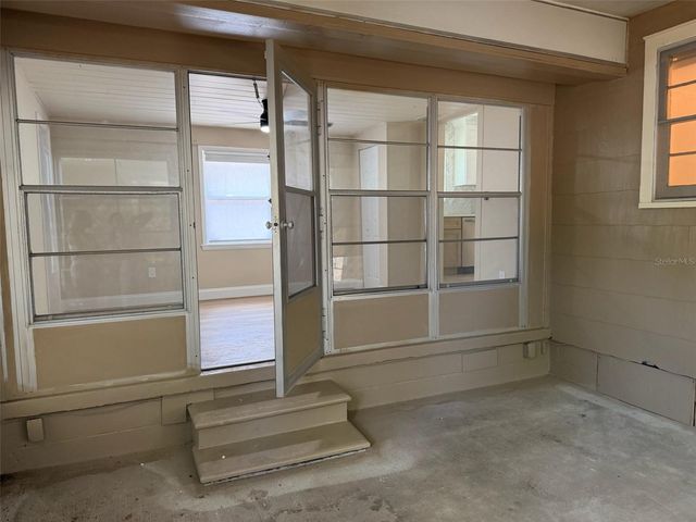 124 20TH AVENUE N, St Petersburg, FL 33704