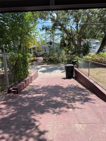 124 20TH AVENUE N, St Petersburg, FL 33704