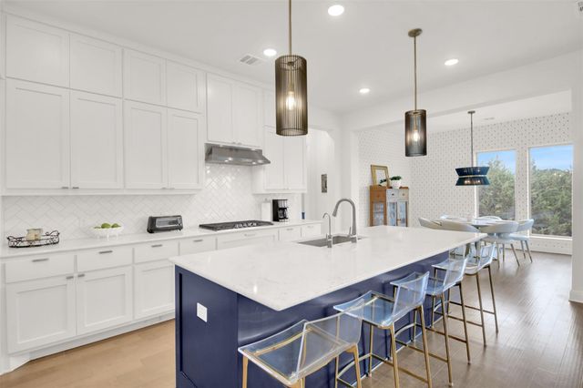 19504 Serenity LN, Lago Vista, TX 78645