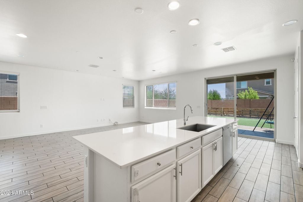 9207 W SELLS Drive, Phoenix, AZ 85037 — photo 3