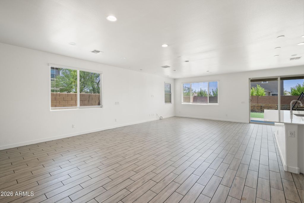 9207 W SELLS Drive, Phoenix, AZ 85037 — photo 4