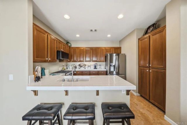 6263 Avenida De Las Vistas 6, San Diego, CA 92154