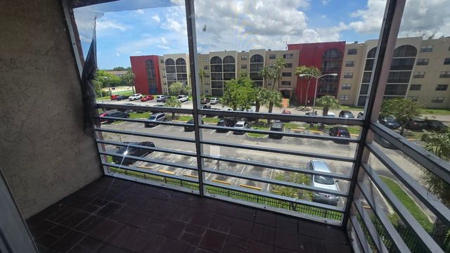 2800 NW 56th Avenue G406, Lauderhill, FL 33313