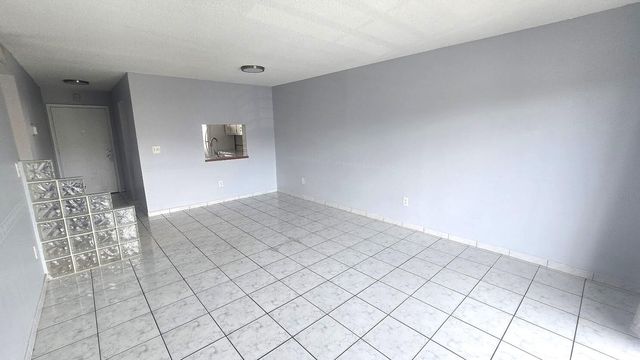2800 NW 56th Avenue G406, Lauderhill, FL 33313