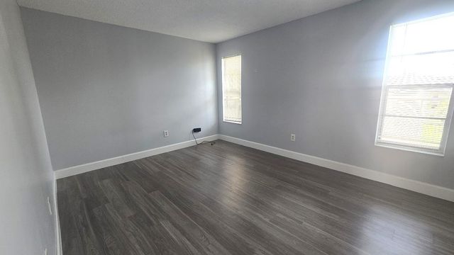 2800 NW 56th Avenue G406, Lauderhill, FL 33313