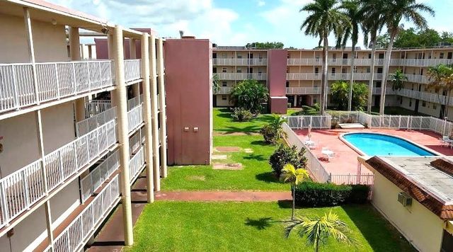 2800 NW 56th Avenue G406, Lauderhill, FL 33313