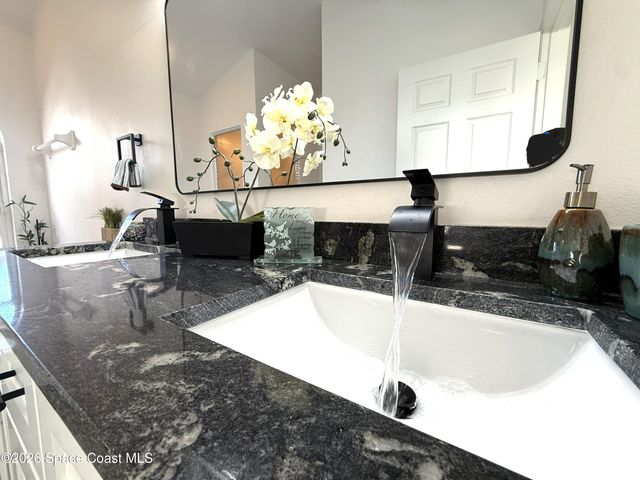 2924 Pebble Creek Street, Melbourne, FL 32935