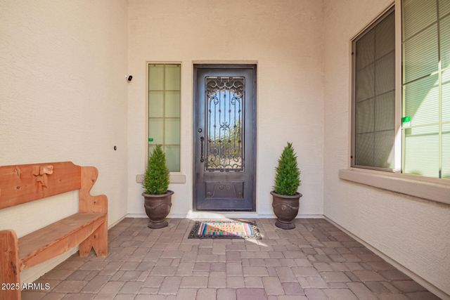 1672 S SUNSET Drive, Chandler, AZ 85286