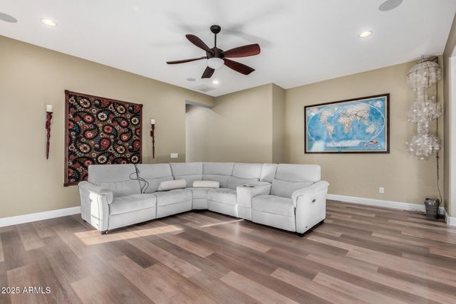 1672 S SUNSET Drive, Chandler, AZ 85286