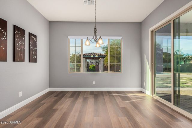 1672 S SUNSET Drive, Chandler, AZ 85286