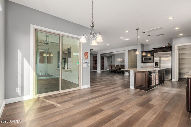 1672 S SUNSET Drive, Chandler, AZ 85286