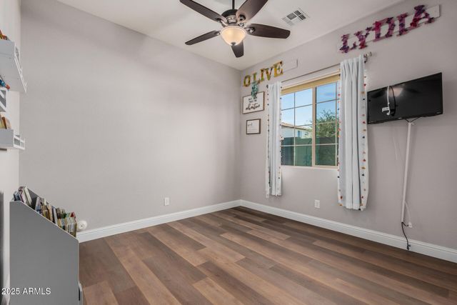 1672 S SUNSET Drive, Chandler, AZ 85286