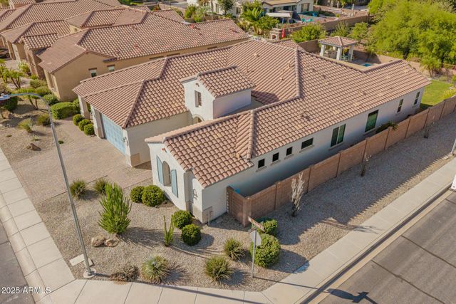 1672 S SUNSET Drive, Chandler, AZ 85286
