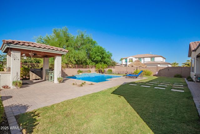 1672 S SUNSET Drive, Chandler, AZ 85286