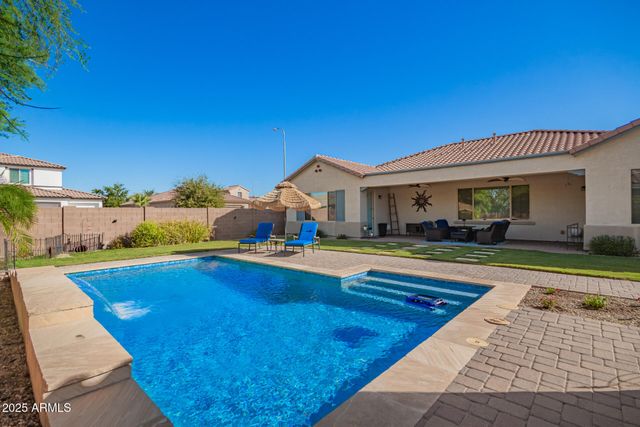 1672 S SUNSET Drive, Chandler, AZ 85286