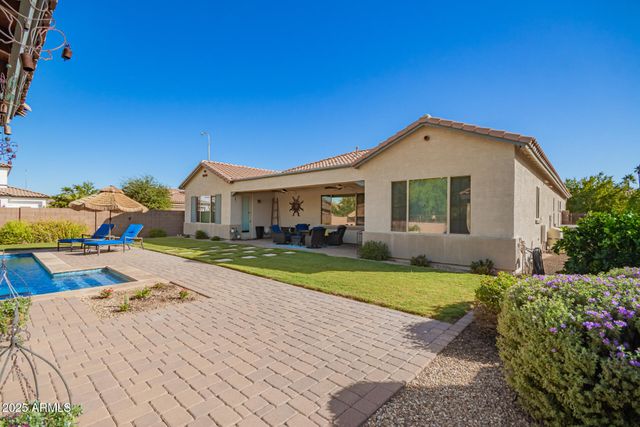1672 S SUNSET Drive, Chandler, AZ 85286