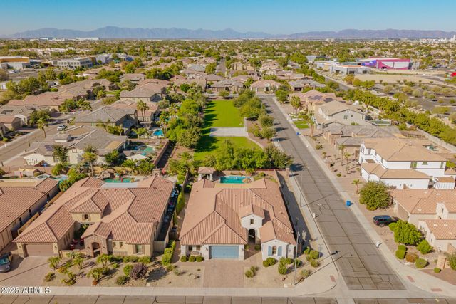 1672 S SUNSET Drive, Chandler, AZ 85286