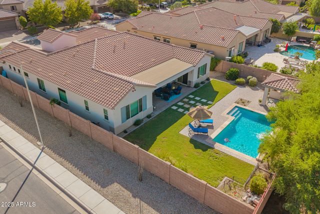 1672 S SUNSET Drive, Chandler, AZ 85286